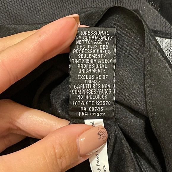 Carmen Marc Valvo One Shoulder Floral Evening Gown - Picture 12 of 15